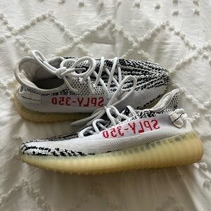 adidas Yeezy Boost 350 V2